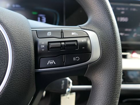 Used 2025 Kia Sportage LX image 21