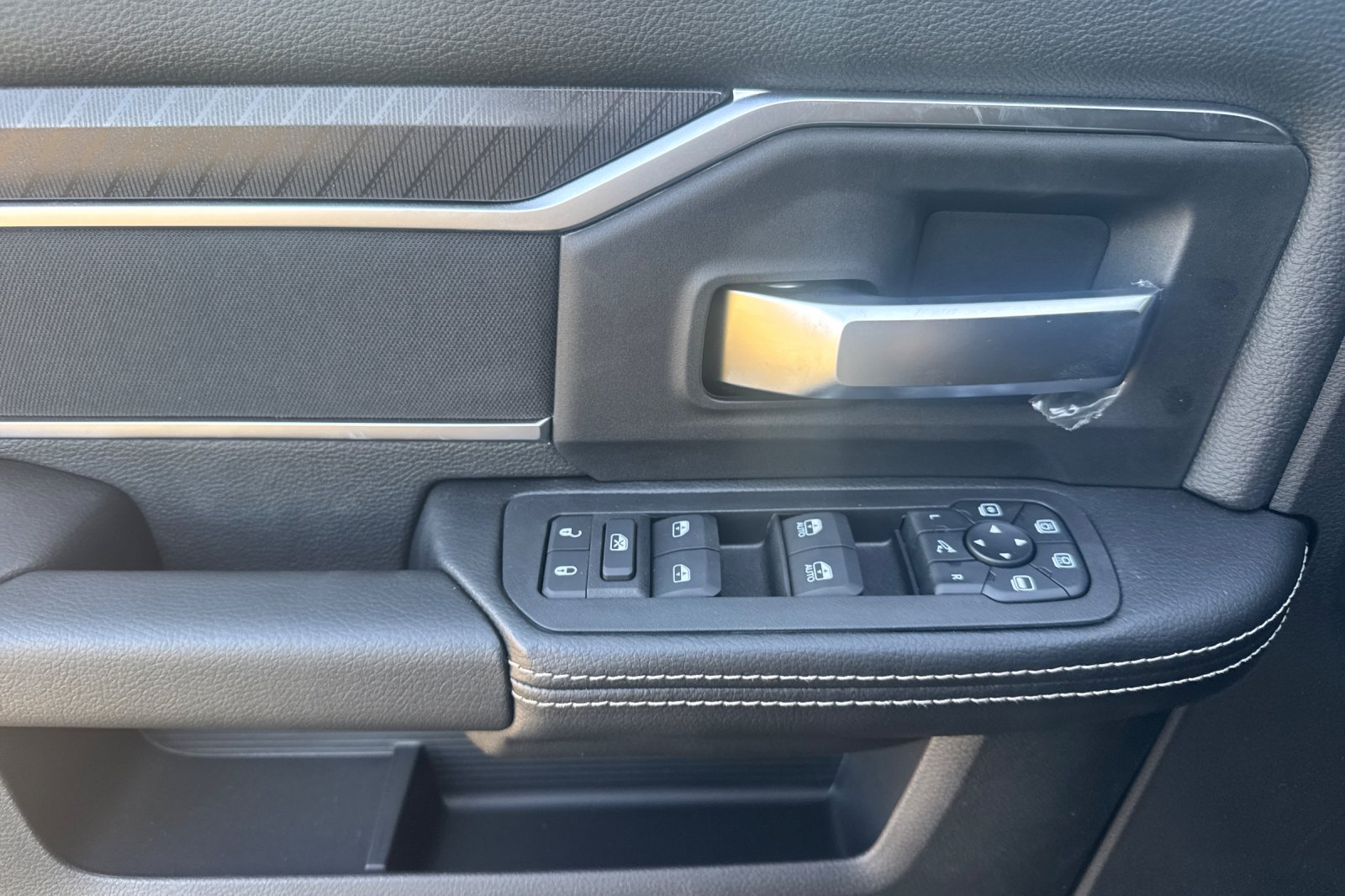 New 2027 RAM 3500 Big Horn AWD/4WD image 10