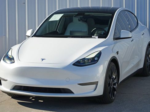 Used 2023 Tesla Model Y Performance image 49