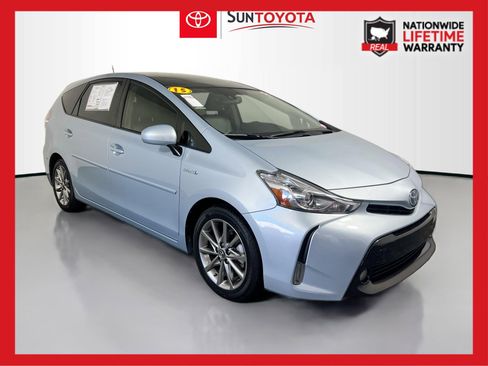 Used 2015 Toyota Prius V Five image 1