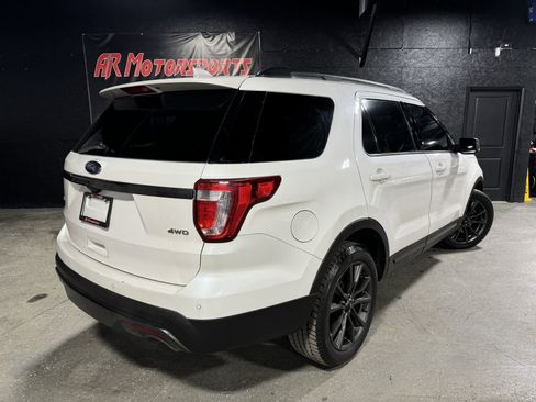 Used 2017 Ford Explorer XLT w/ Equipment Group 202A image 5