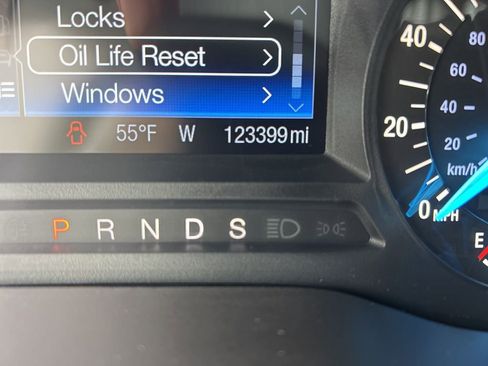 Used 2017 Ford Edge SE w/ Cargo Accessory Package image 10