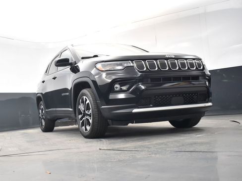 Used 2022 Jeep Compass Limited image 26