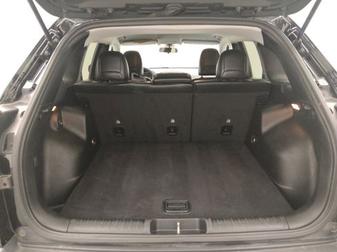 Used 2020 Jeep Cherokee Latitude Plus image 29