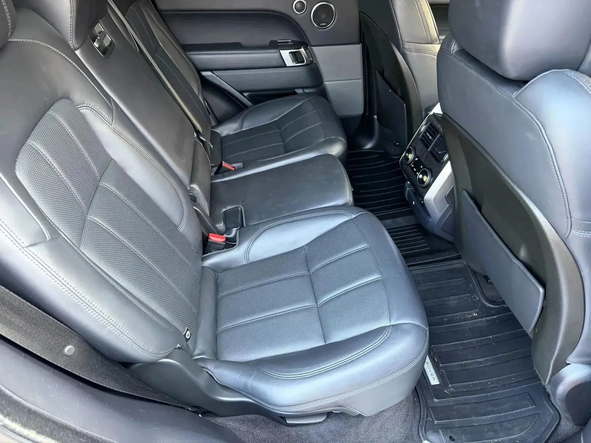 Used 2019 Land Rover Range Rover Sport HSE AWD/4WD image 17
