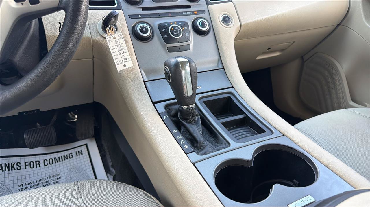Used 2016 Ford Taurus SE FWD image 22