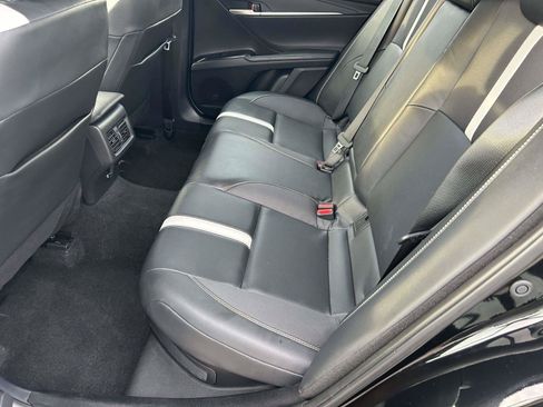 Used 2025 Toyota Camry SE FWD image 14