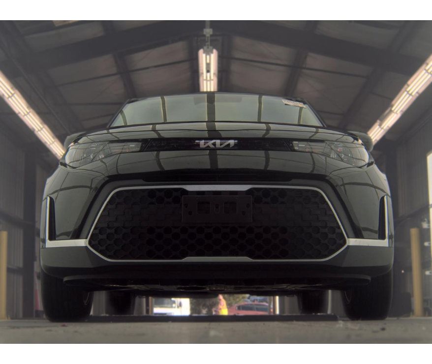 Used 2025 Kia Soul LX w/ LX Technology Package FWD image 3