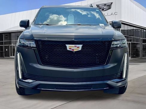 Certified 2022 Cadillac Escalade Sport w/ Touring Package AWD/4WD image 4