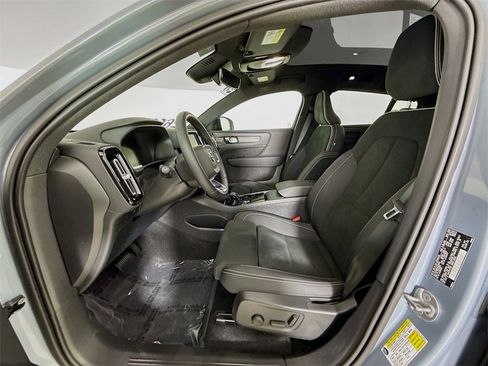 Certified 2023 Volvo C40 P8 Recharge Ultimate w/ Protection Package Premier image 22