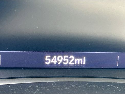 Used 2022 GMC Terrain SLT w/ LPO, 'HIT The Road' Package image 2