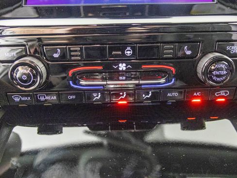 New 2025 Jeep Grand Cherokee Altitude image 25