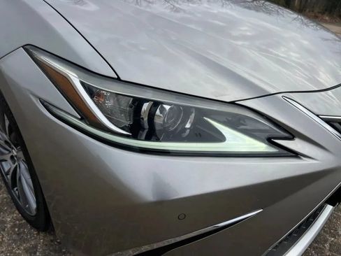 Used 2019 Lexus ES 350 w/ Premium Package FWD image 32