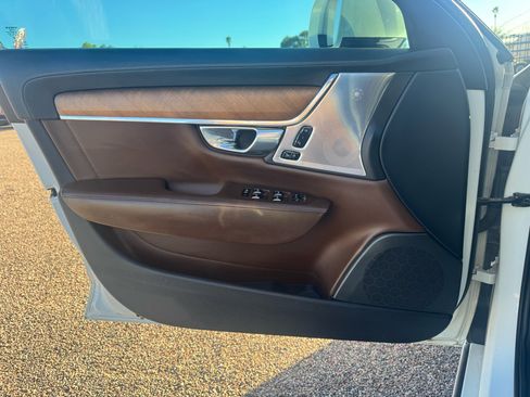 Used 2018 Volvo S90 T6 Inscription w/ Convenience Package image 27