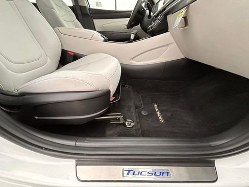 Used 2025 Hyundai Tucson SE AWD/4WD image 30