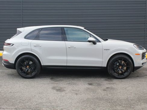 New 2026 Porsche Cayenne E-Hybrid AWD/4WD image 9
