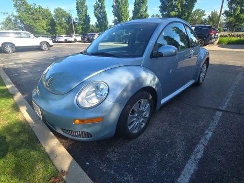 Used 2009 Volkswagen Beetle Coupe FWD image 1
