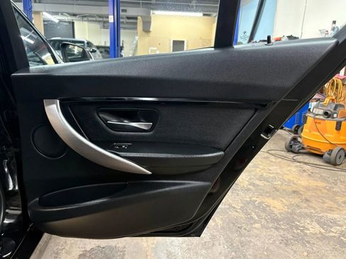 Used 2017 BMW 330i xDrive Sedan AWD/4WD image 29