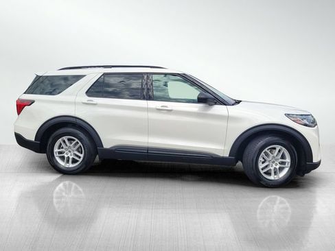 Used 2026 Ford Explorer Active RWD image 3