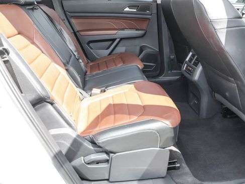 Used 2022 Volkswagen Atlas SEL Premium image 36