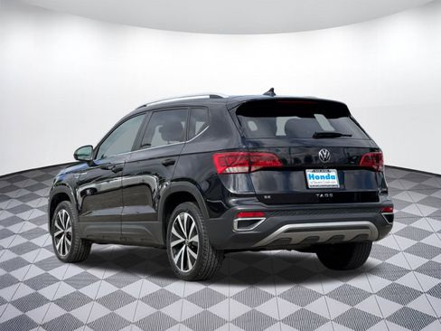 Used 2022 Volkswagen Taos SE image 3