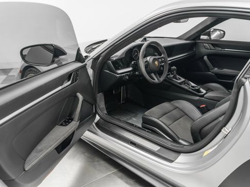 Used 2022 Porsche 911 GT3 image 53