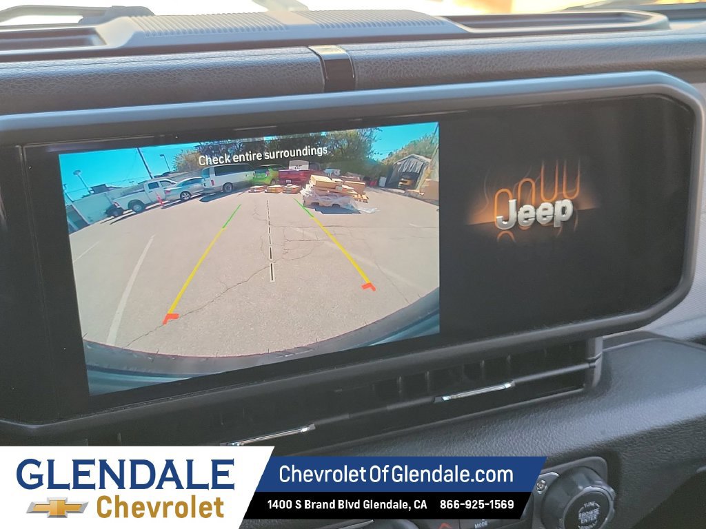 Used 2025 Jeep Wrangler Sport AWD/4WD image 18