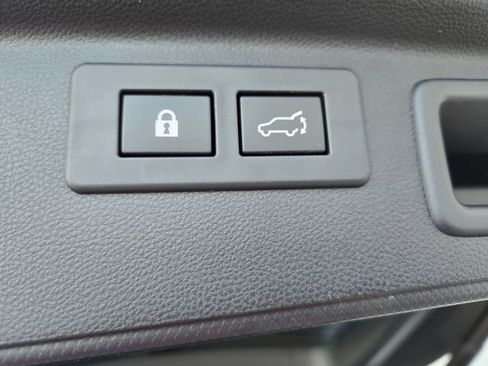 Used 2022 Subaru Forester Premium image 50