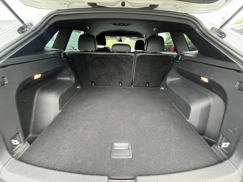 Certified 2022 Volkswagen Atlas Cross Sport SE AWD/4WD image 29