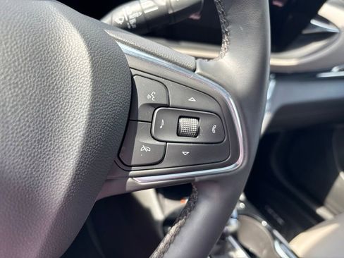 Used 2025 Buick Envista Avenir FWD image 32