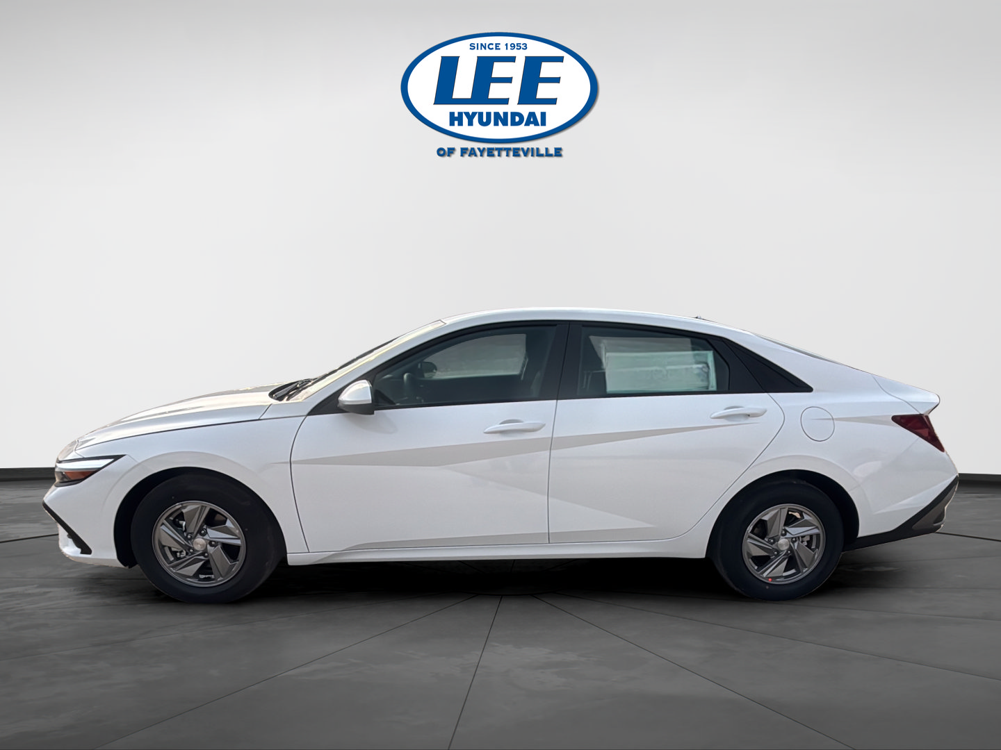 Certified 2026 Hyundai Elantra SE FWD image 3