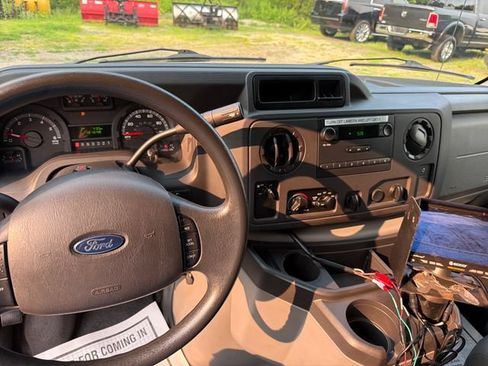 Used 2015 Ford E-350 and Econoline 350 Super Duty w/ Power Windows & Locks Group RWD image 14