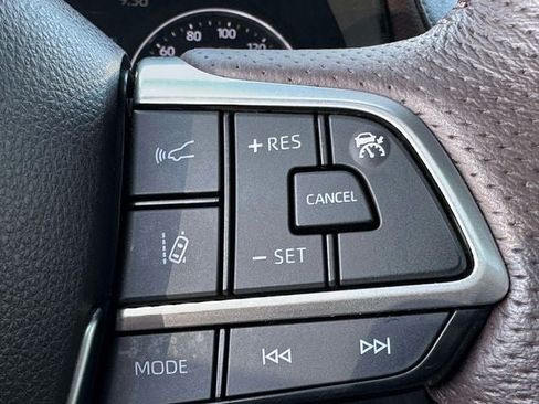 Used 2023 Toyota Sienna Platinum AWD/4WD image 41