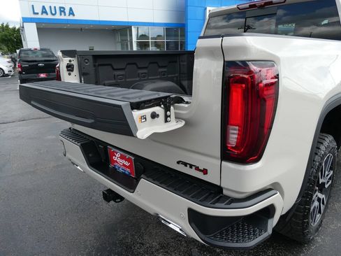 Certified 2026 GMC Sierra 1500 AT4 w/ AT4 Premium Package AWD/4WD image 17