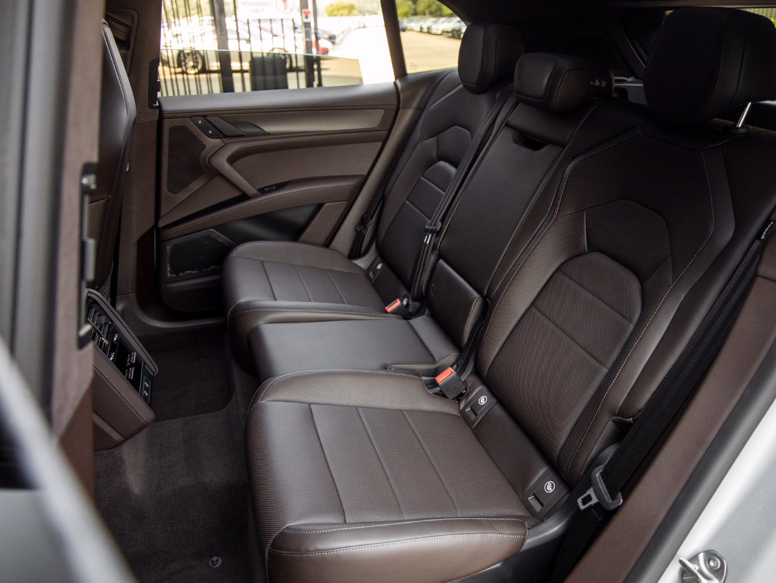 Certified 2026 Porsche Cayenne Turbo AWD/4WD image 44