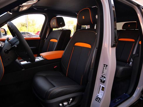 Used 2025 Rolls-Royce Cullinan AWD/4WD image 25