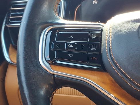 Used 2023 Jeep Grand Wagoneer Series III AWD/4WD image 29