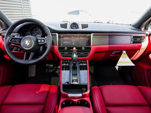 New 2026 Porsche Macan GTS image 25