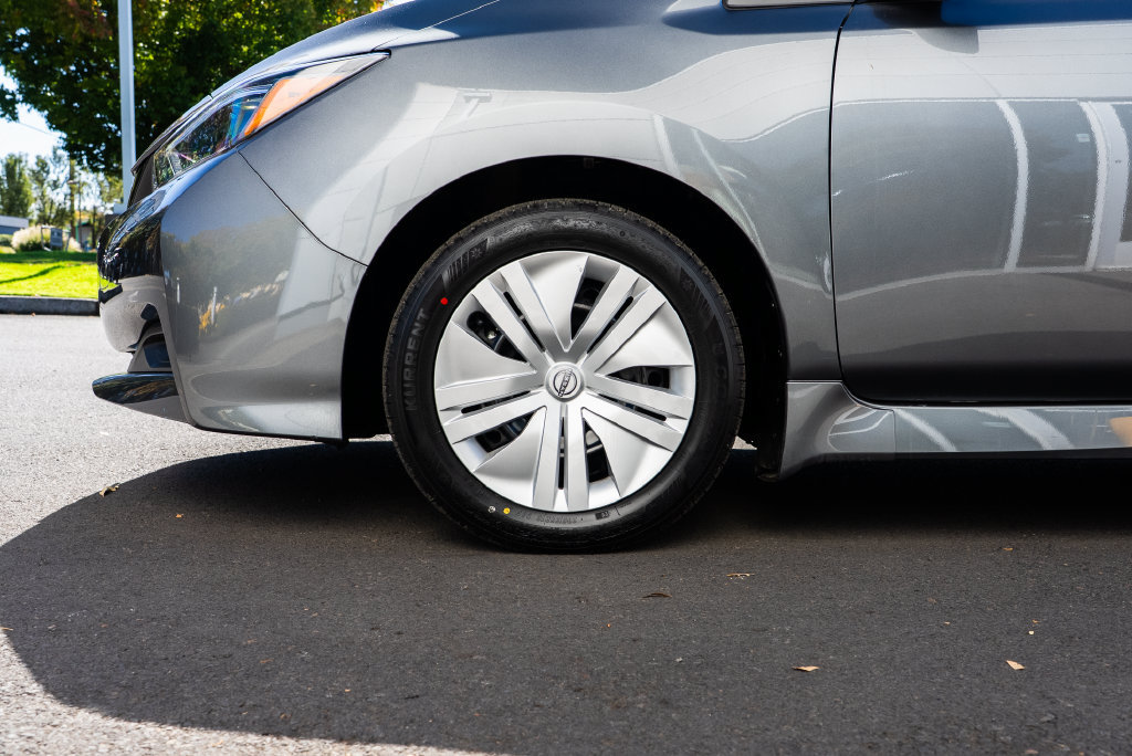 Used 2025 Nissan Leaf S FWD image 7
