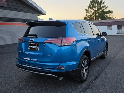 Used 2018 Toyota RAV4 XLE w/ All Weather Liner Package FWD image 5