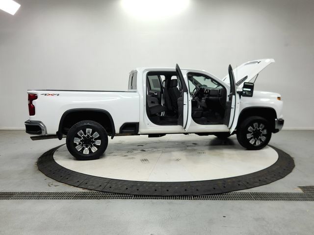 Used 2024 Chevrolet Silverado 3500 LT w/ Convenience Package AWD/4WD image 17