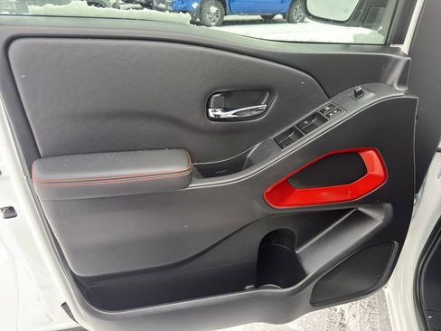 Used 2022 Nissan Frontier PRO-4X image 12