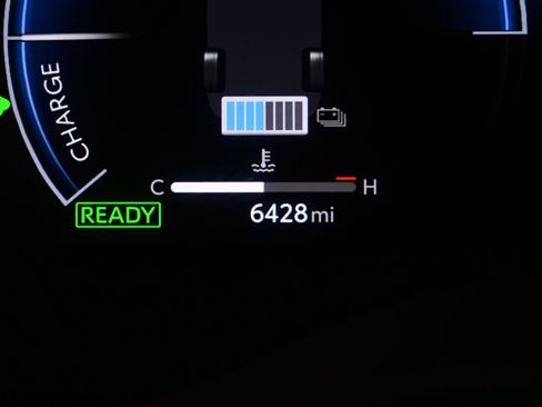 Used 2025 Toyota Sienna Platinum AWD/4WD image 28