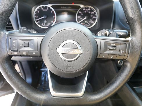 Used 2023 Nissan Rogue S image 24