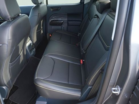 Used 2025 Ford Maverick Lobo AWD/4WD image 13
