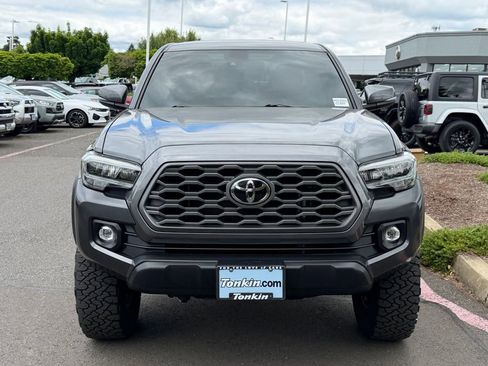 Used 2023 Toyota Tacoma TRD Off-Road w/ Technology Package AWD/4WD image 3