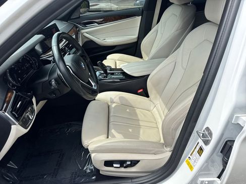 Used 2017 BMW 540i RWD image 9