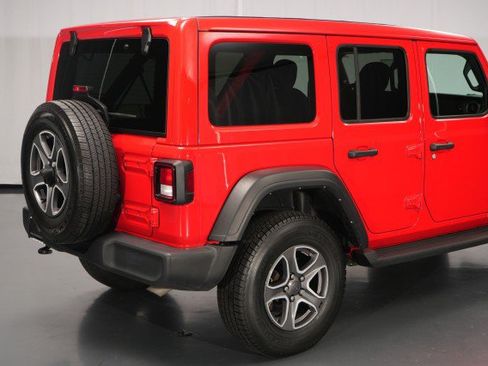 Used 2022 Jeep Wrangler Unlimited Sport w/ Sun And Sound Package AWD/4WD image 14