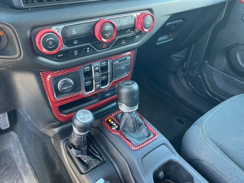 Used 2024 Jeep Gladiator Sport AWD/4WD image 35