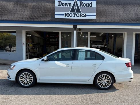 Used 2016 Volkswagen Jetta SEL w/ Lighting Package image 2